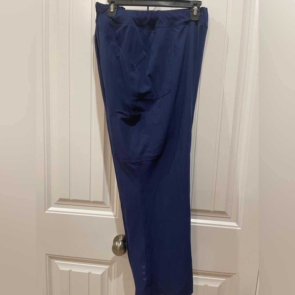 🔥🔥🔥 Heartsoul Drawn to Love Scrub Cargos-Navy